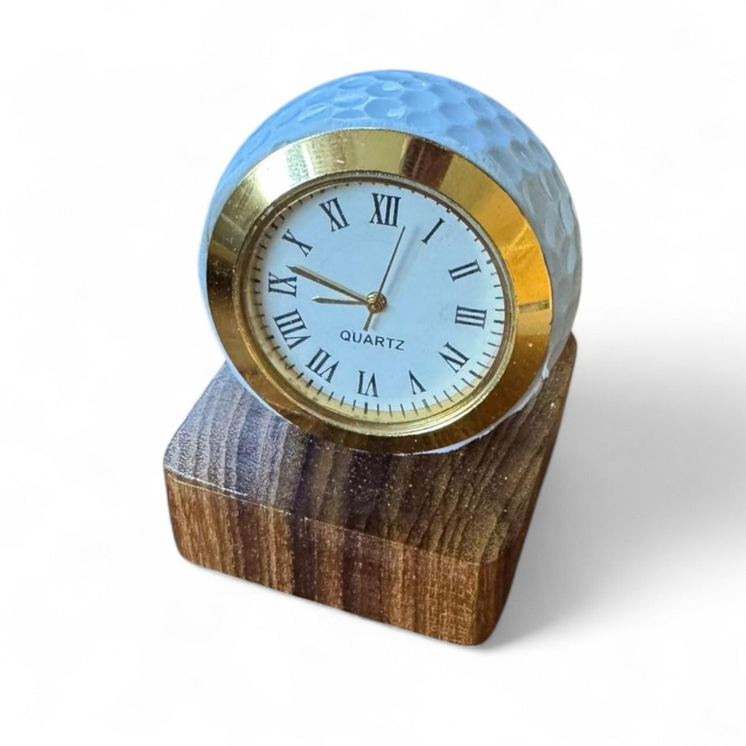 SPORTGIFTZ Mini Desktop Golf Ball Clock ? Elegant Timepiece for Golf Enthusiasts