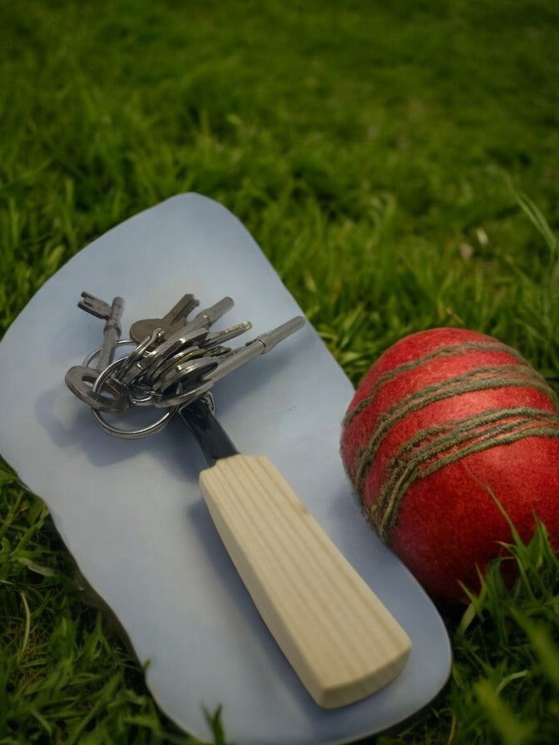 CRICKET-GIFTS Mini Cricket Bat Keyring ? Stylish and Durable Wooden Keychain for Cricket Lovers, Perfect Souvenir, Gift, or Accessory for Bags and Keys