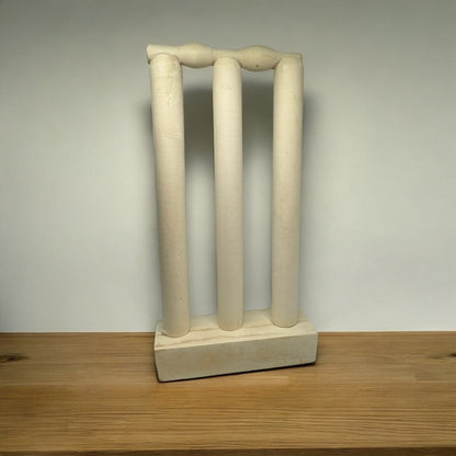 CRICKET-GIFTS Mini Cricket Stumps and Bails Set Customizable Wooden Cricket Display with Base. Trophies, Memorabilia & Special Events ? 21cm x 10cm x 4cm ? Unvarnished