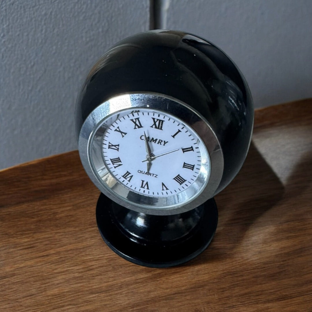 SPORTGIFTZ Pool 8 Ball Desktop Clock