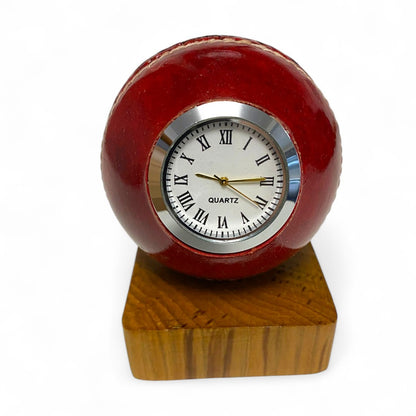CRICKET-GIFTS - Quartz Cricket Ball Clock | Unique Sporting Design | Silver Face